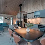 Tiur, Stylish New With Hot Tub * نيسبين