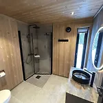 Сasa de vacaciones Tiur, Stylish New With Hot Tub *