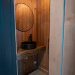 Tiur, Stylish New With Hot Tub *