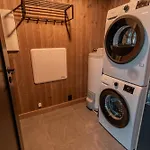 Tiur, Stylish New With Hot Tub نيسبين