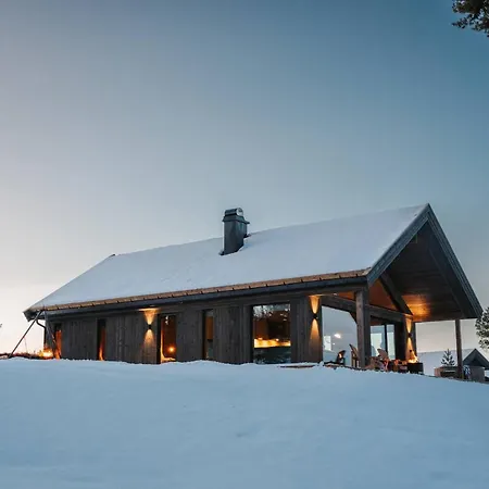Tiur, Stylish New With Hot Tub Сasa de vacaciones Nesbyen