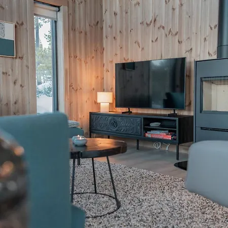 Tiur, Stylish New With Hot Tub Nesbyen