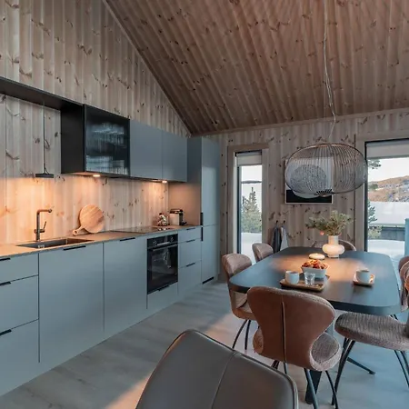 Casa vacanze Tiur, Stylish New With Hot Tub Nesbyen