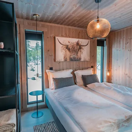 Tiur, Stylish New With Hot Tub Hébergement de vacances