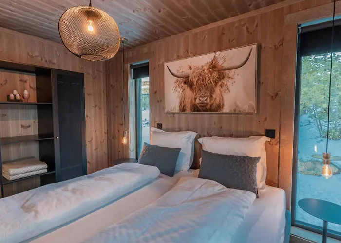 Tiur, Stylish New With Hot Tub Nesbyen