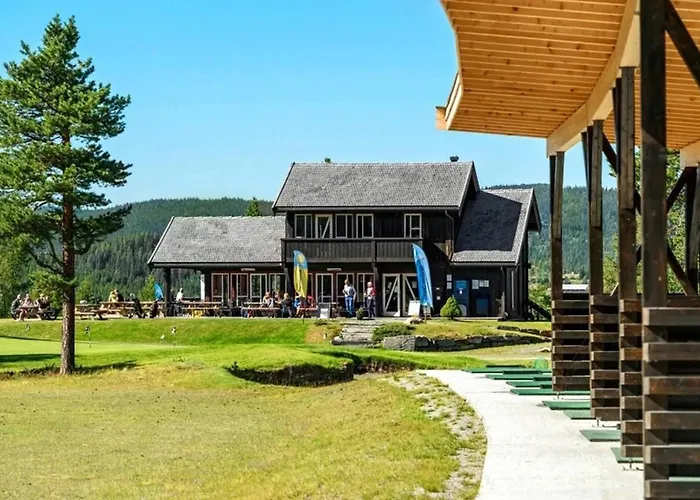 Tiur, Stylish New With Hot Tub